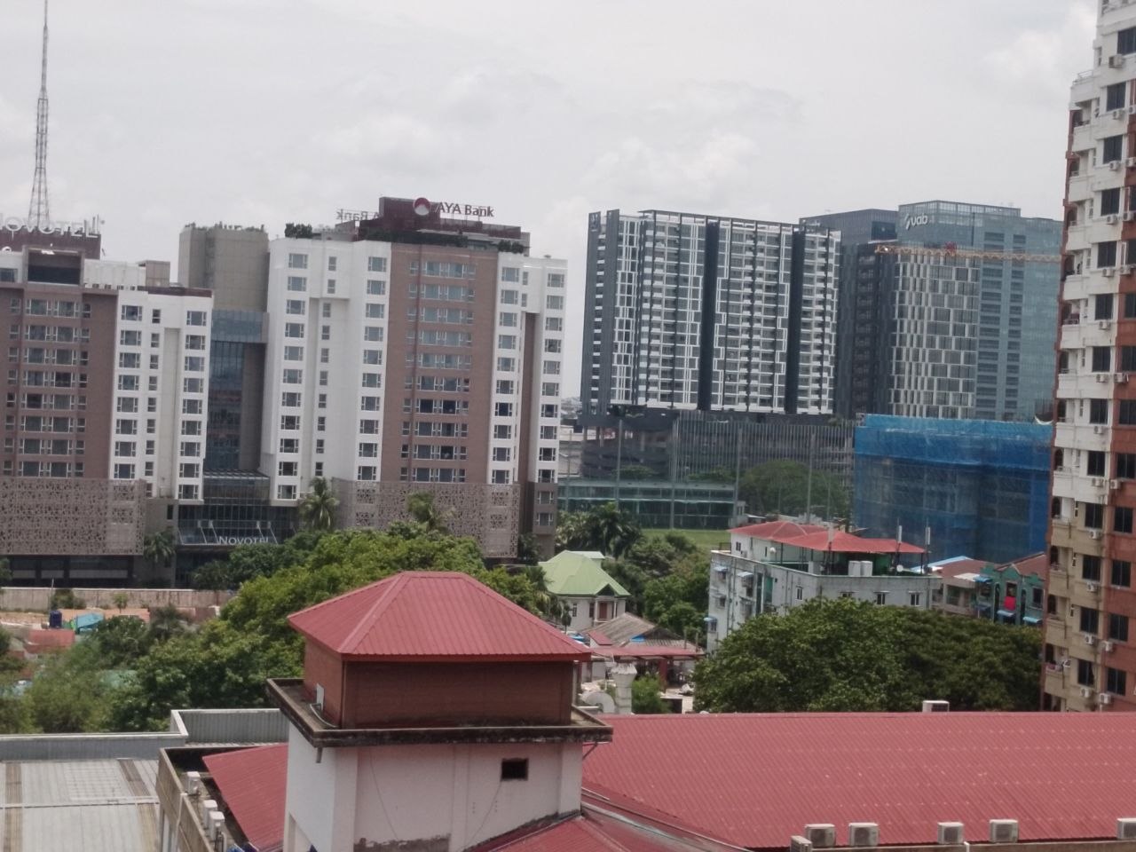 Gallery for DiamondCondo (High Floor) For Sale,Kamaryut Township.